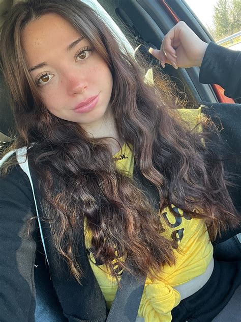 MollyMoonn: Free Pornstar Videos @ xGroovy.